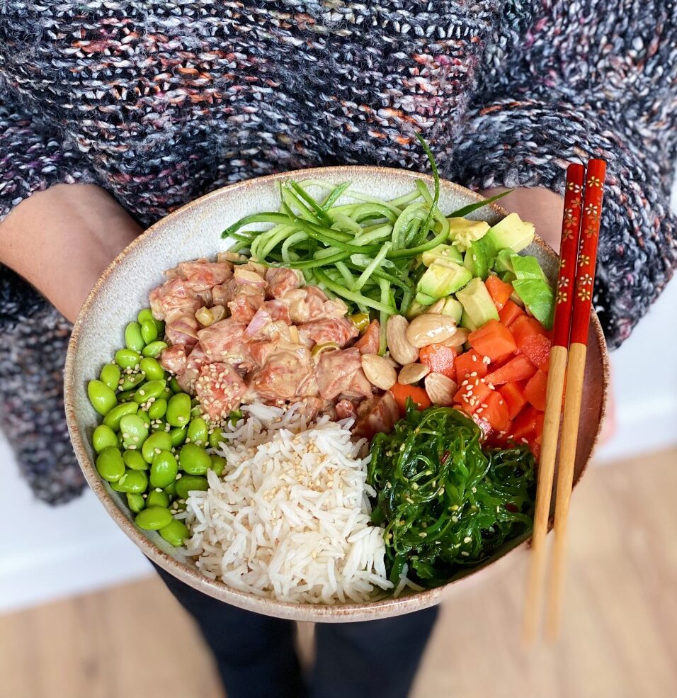 Poke bowl de salmón rojo salvaje de Alaska